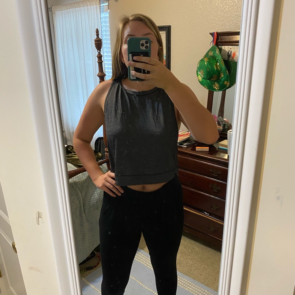 Lululemon cropped workout top